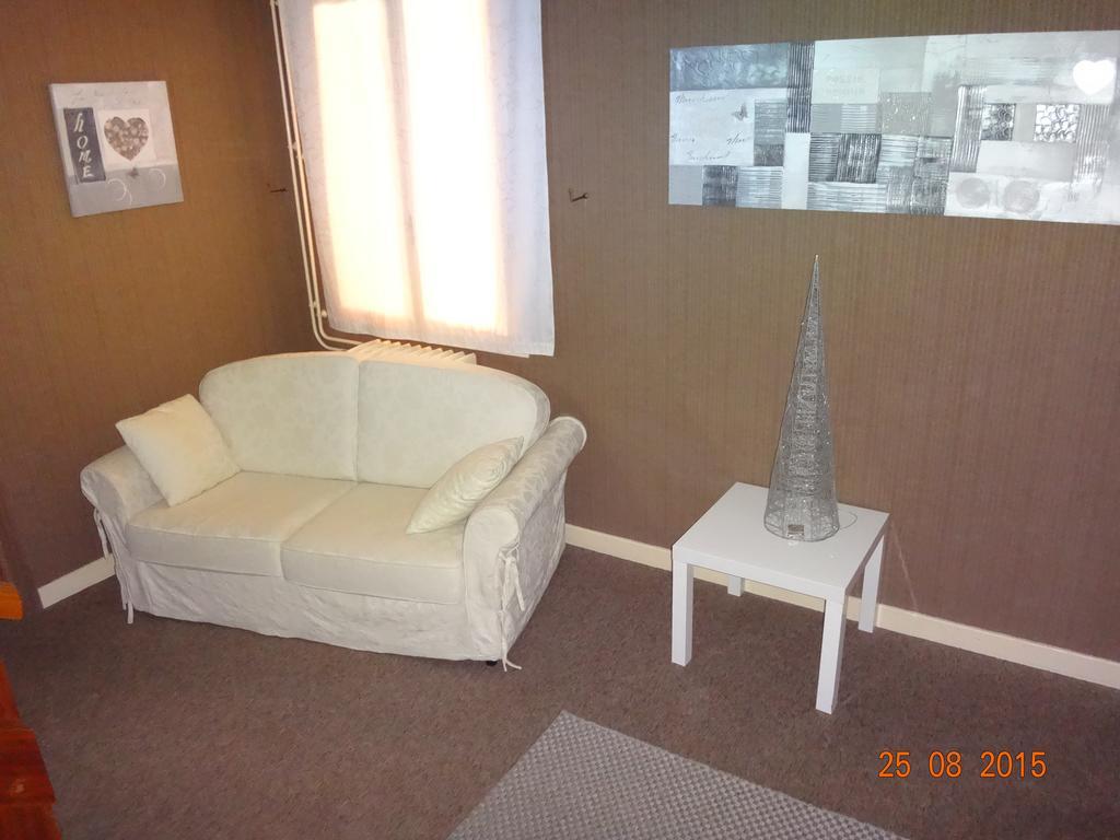 Hotel Bon Accueil Ойонна Экстерьер фото