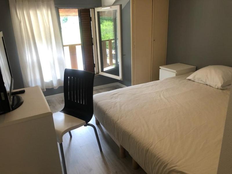 Hotel Bon Accueil Ойонна Экстерьер фото
