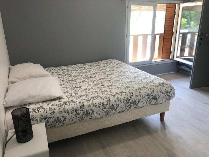 Hotel Bon Accueil Ойонна Экстерьер фото